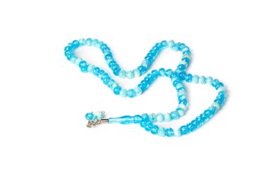 Tespih beyaz arkaplanda izole edildi