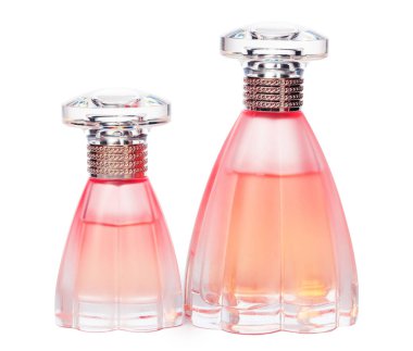 Beyaz arka planda izole edilmiş parfüm şişeleri