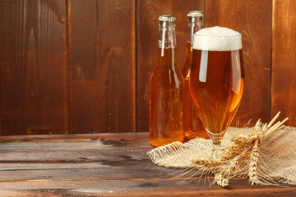 Glas Bier Houten Ondergrond — Stockfoto
