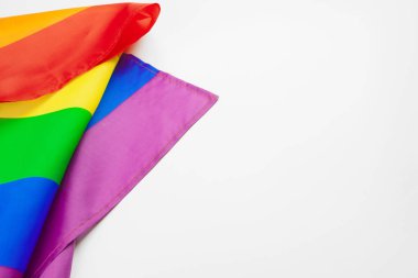 lgbt gurur bayrağı beyazda izole