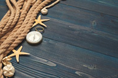 Denizcilik geçmişi. Bir pusula ile yelken halatı