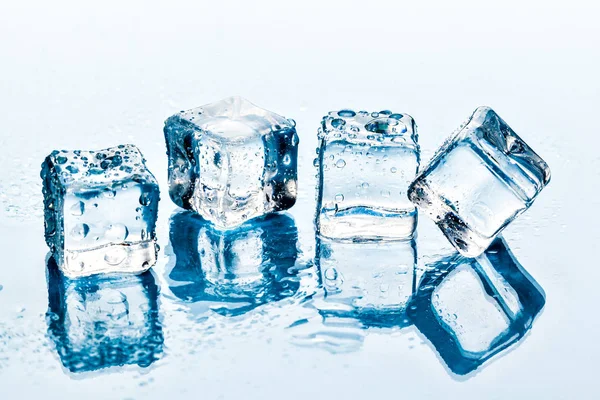 Cubos Hielo Sobre Fondo Blanco —  Fotos de Stock