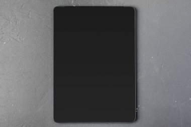 Ofis masasında dijital tablet