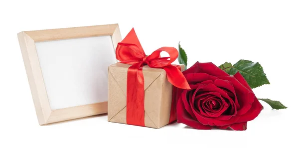 Giftbox Růže Izolované Bílém — Stock fotografie