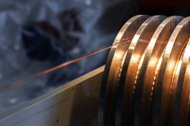 Kablo fabrikasında kablo üretimi kapanıyor.