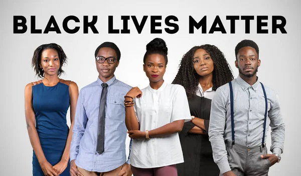 A feketék csoportja összefogott a rasszizmus elleni tiltakozásra. A fekete élet számít. — Stock Fotó