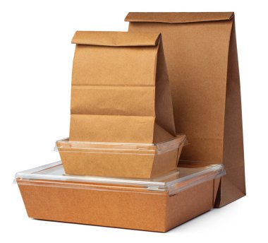 Beyaz arkaplanda yiyecek için el işi kağıt paketi