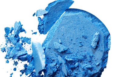 Göz makyajı için ezilmiş gözkapakları beyaza izole edilmiş.