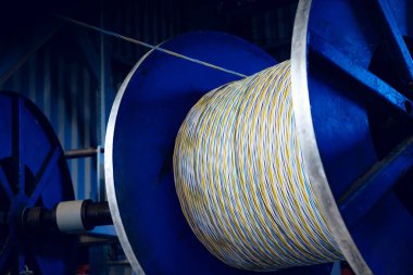 Bakır kablo üretimi, fabrikada kablo üretimi. Kablo fabrikası.