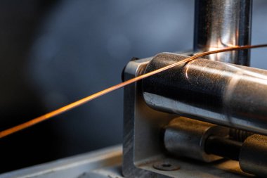 Kablo fabrikasında kablo üretimi kapanıyor.