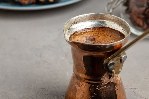 Turkish coffee with foam in copper turk — Stock Photo, Image