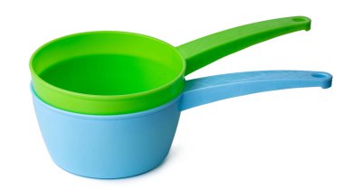 Beyaz üzerine izole edilmiş yeni plastik ev bebeği.