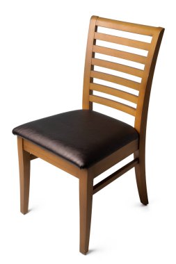 Beyazın üzerinde izole edilmiş rahat bir sandalye. Stüdyo çekimi