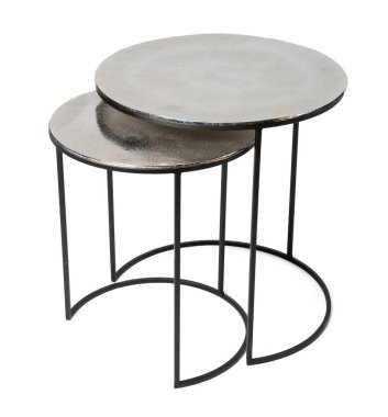 Süslü metal sehpa beyaz üzerine izole edilmiş.