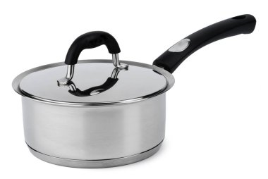 Beyaz arkaplanda yeni gümüş metal güveç