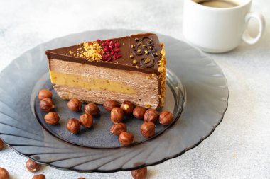 Fındıklı çikolatalı kek.