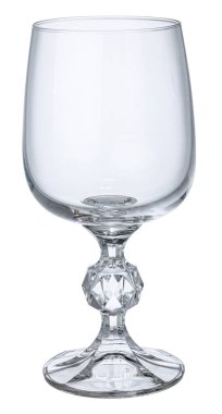 Beyaz arka planda izole edilmiş boş şarap kadehi