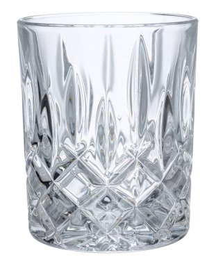 Beyaz arkaplanda izole edilmiş yeni boş bardak