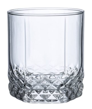 Beyaz arkaplanda izole edilmiş boş yeni bardak