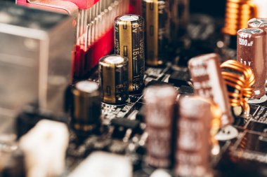İşlemcili bilgisayar elektronik devre kartı kapat
