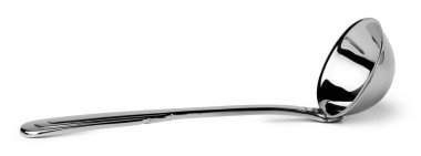 Çelik çorba kepçesi beyaz arka planda izole