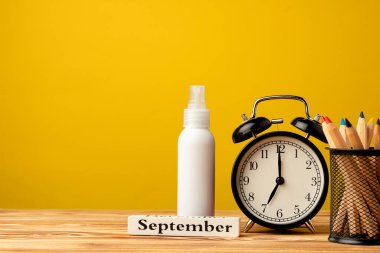 Alarmlı okul konseptine geri dön