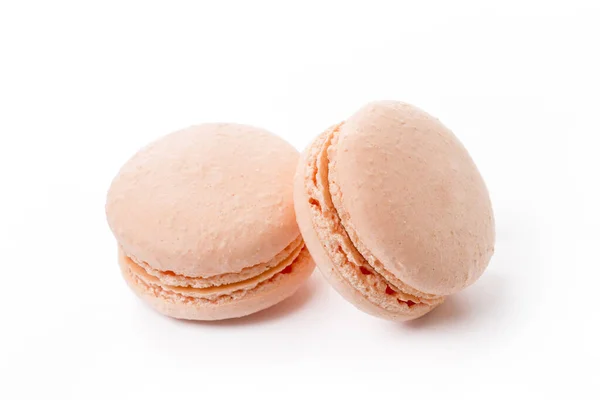 Biscuit macaron de couleur française isolé sur blanc — Photo