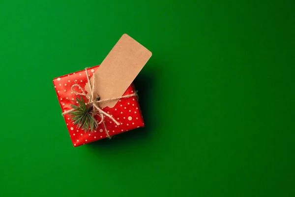Vánoční dárky s papírovým štítkem horní pohled — Stock fotografie