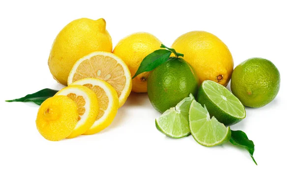 Limone e lime insieme isolati su sfondo bianco — Foto Stock