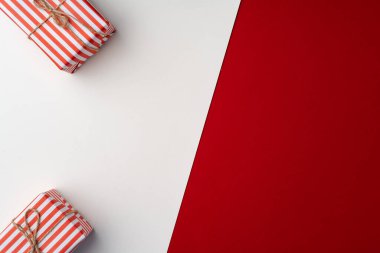 Noel hediyeli güzel kırmızı beyaz kompozisyon