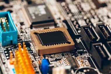 İşlemcili bilgisayar elektronik devre kartı kapat