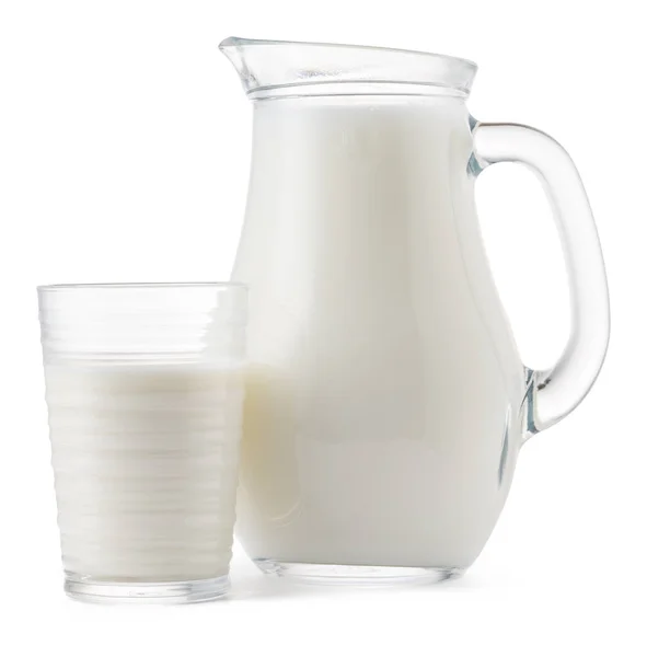 Tarro de vidrio y taza de leche fresca aislada — Foto de Stock