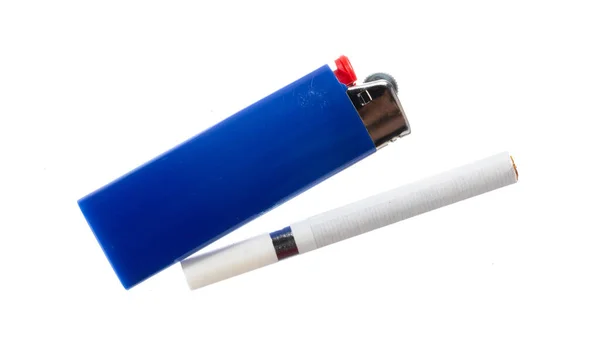 Eén sigaar en vuuraansteker geïsoleerd op wit — Stockfoto