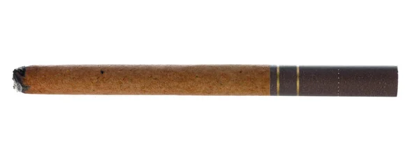 Cigarrillo ardiente aislado sobre fondo blanco de cerca — Foto de Stock