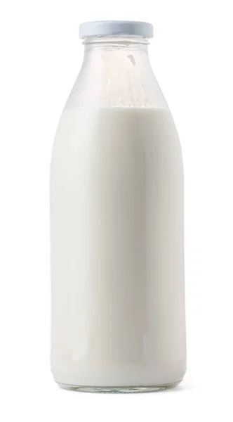 Frasco de leite de vidro fechado isolado sobre fundo branco — Fotografia de Stock