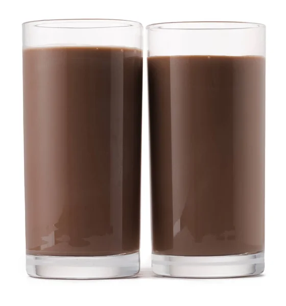 Duas xícaras de vidro de leite de chocolate isolado — Fotografia de Stock