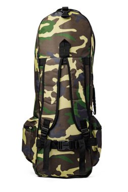 Beyaz arka planda izole edilmiş büyük askeri sırt çantası