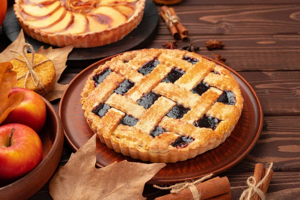 Şükran Günü için geleneksel ev yapımı turta.