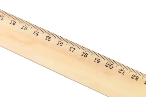 Régua de madeira macro tiro isolado no fundo branco — Fotografia de Stock