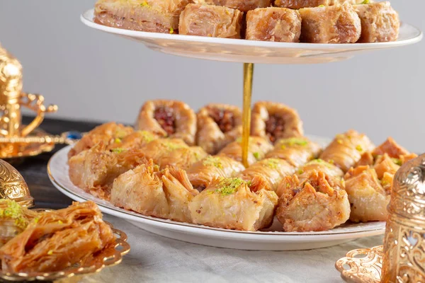 Dessert pâtissier Baklava. Dessert traditionnel turc. Photo de haute qualité — Photo