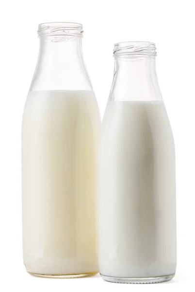 Offene Glasflasche Milch isoliert auf weiß — Stockfoto