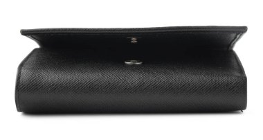 Siyah deri erkek çantası beyaz arka planda izole edilmiş.