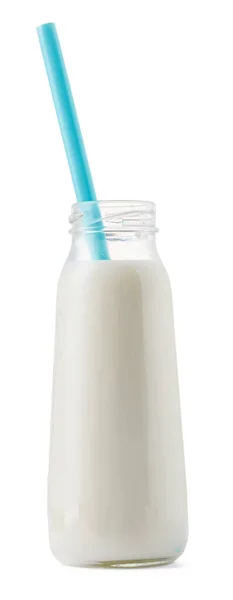 Glas Milch mit einem Strohhalm isoliert auf weiß — Stockfoto