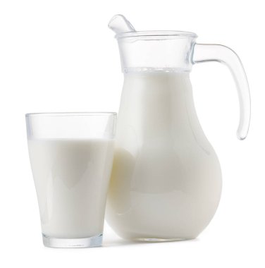 Cam kavanoz ve taze süt izole edilmiş.