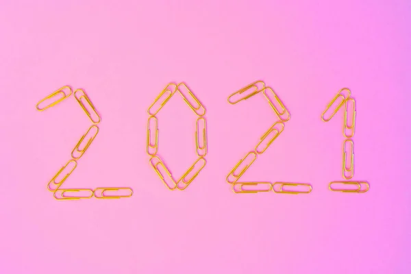 Nový rok 2021 koncept na růžovém pozadí — Stock fotografie