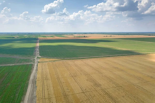 Αεροφωτογραφία Των Γεωργικών Πεδίων Εξοχή Αγροτικό Τοπίο Αεροφωτογραφία — Φωτογραφία Αρχείου