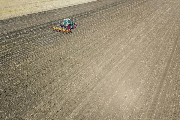 Agricultor Semeando Culturas Campo Vista Aérea Semente — Fotografia de Stock