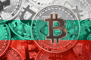 Bitcoin Bulgaristan bayrağı yığını. Bitcoin cryptocurrencies kavramı. BTC arka plan.