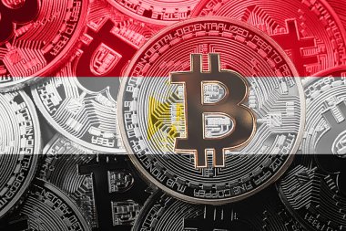 Bitcoin Mısır bayrağı yığını. Bitcoin cryptocurrencies kavramı. BTC arka plan.
