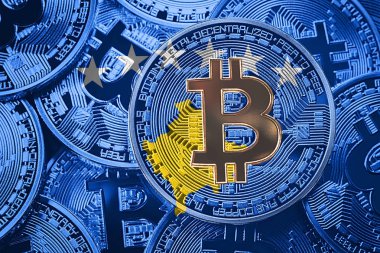 Bitcoin Kosova bayrağı yığını. Bitcoin cryptocurrencies kavramı. BTC arka plan.
